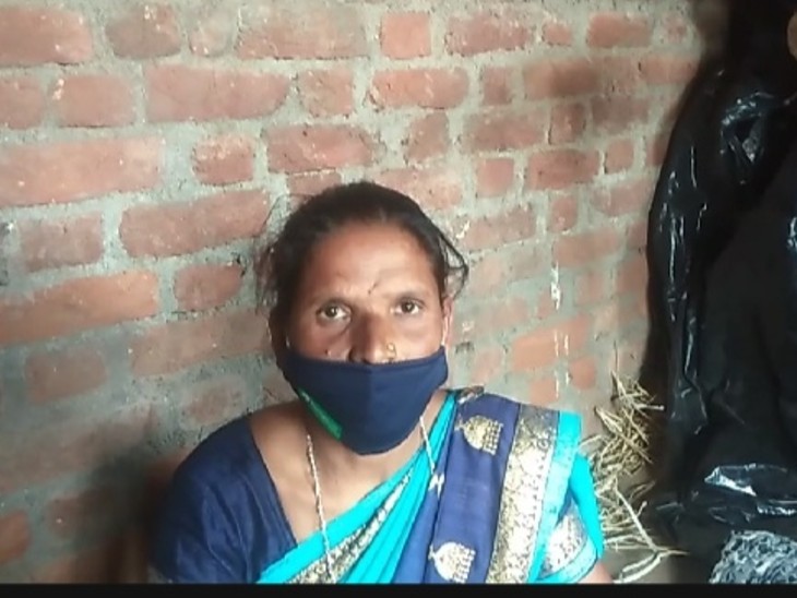 अनीता मछार। जो कई बेटियों को गुजरात-मध्यप्रदेश में ठेकेदारों के चंगुल से छुड़ा चुकी हैं।