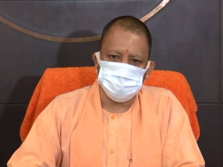 मुख्यमंत्री योगी आदित्यनाथ ने प्रेस कॉन्फ्रेंस में विपक्ष पर कई आरोप लगाए। - Dainik Bhaskar