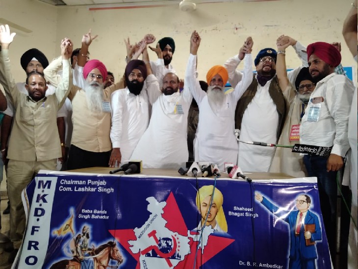 पंजाब बचाओ मिशन 2022 के तहत बैठक में हरियाणा किसान मोर्चा के अध्यक्ष गुरनाम सिंह चढूनी ने पहुंचकर किसान आंदोलन के लिए पंजाब की राजनीति के समर्थन पर मंथन किया । - Dainik Bhaskar