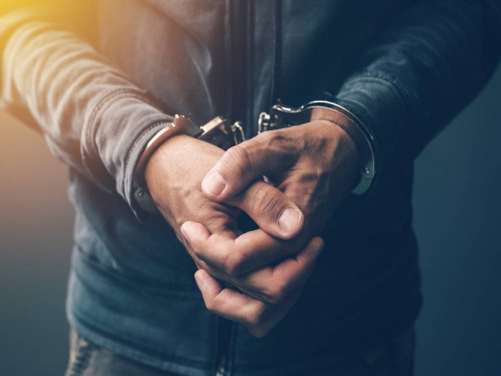 दोषी ने आधी राशि का भुगतान करने के बदले मांगी थी रिश्वत। - प्रतीकात्मक तस्वीर - Dainik Bhaskar