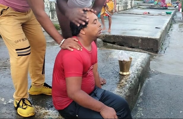 युवक को बचाया गया।