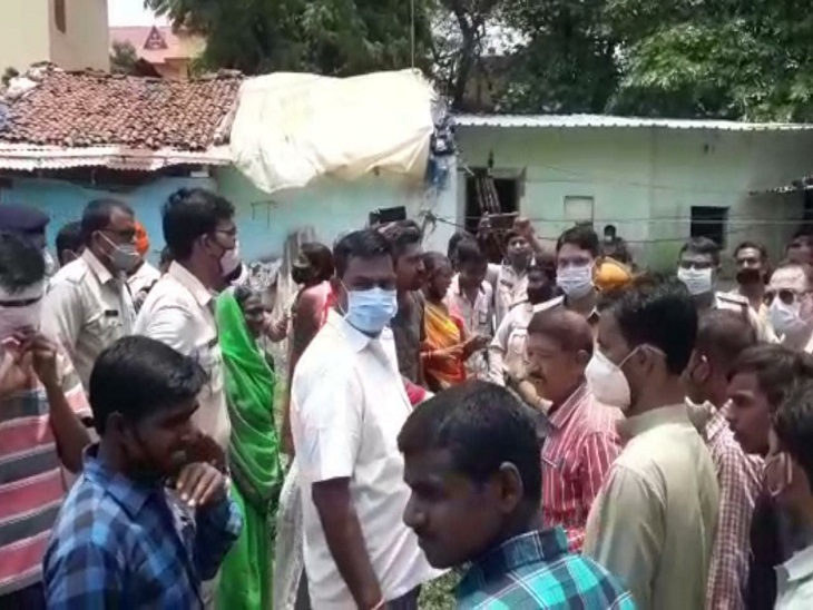 16 जुलाई को जमीन से कब्जा खाली कराने गई थी निगम और पुलिस की टीम