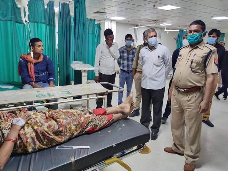 घायलों को सैफई अस्पताल में भर्ती कराया गया है।