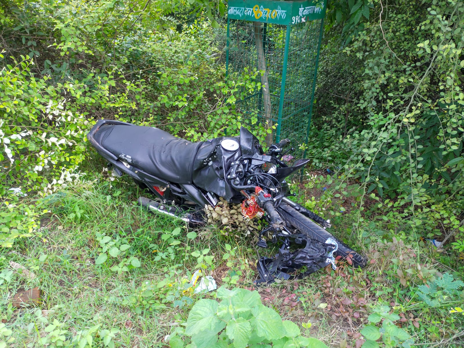 दुर्घटनाग्रस्त दीपू की नई बाइक।
