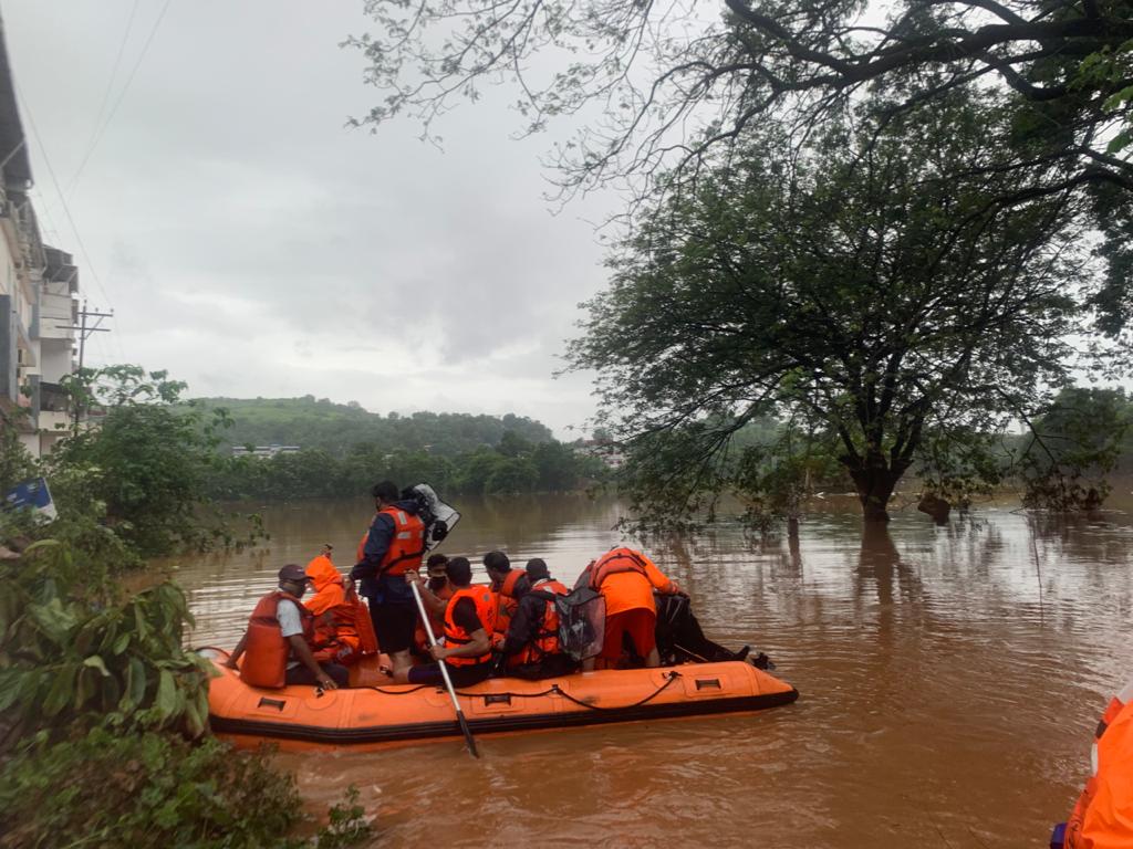 NDRF की 18 टीमों को 6 जिलों में तैनात किया गया है। 8 टीमों को अलर्ट पर रखा गया है।
