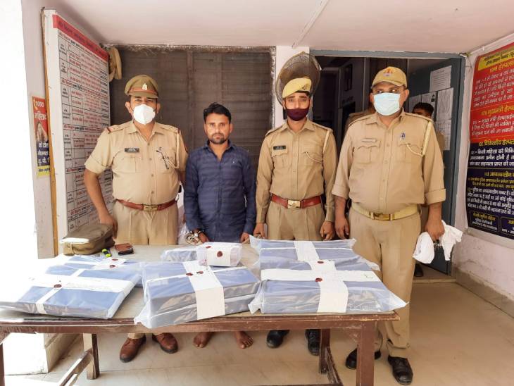 Bijnor में इंटरनेट हैकर गिरफ्तार: सरकारी सिम कार्ड इस्तेमाल कर सउदी के लोगों की हिंदुस्तान वालों से कराता था बात, बात करने वाले को सस्ती पड़ती थी कॉल; सरकार को होता था भारी नुकसान Bijnor में इंटरनेट हैकर गिरफ्तार: सरकारी सिम कार्ड इस्तेमाल कर सउदी के लोगों की हिंदुस्तान वालों से कराता था बात, बात करने वाले को सस्ती पड़ती थी कॉल; सरकार को होता था भारी नुकसान