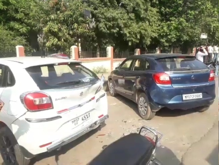 वह दोनों गाड़ियां जिनमें ज्वाइंट डायरेक्टर की कार ने टक्कर मारी