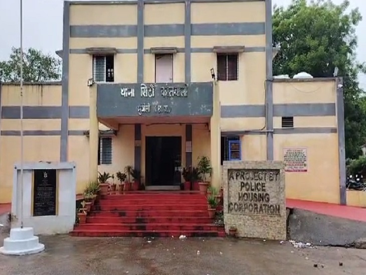 शुक्रवार और शनिवार की दरमियानी रात को सिटी कोतवाली थाना क्षेत्र में चोरी हुई।