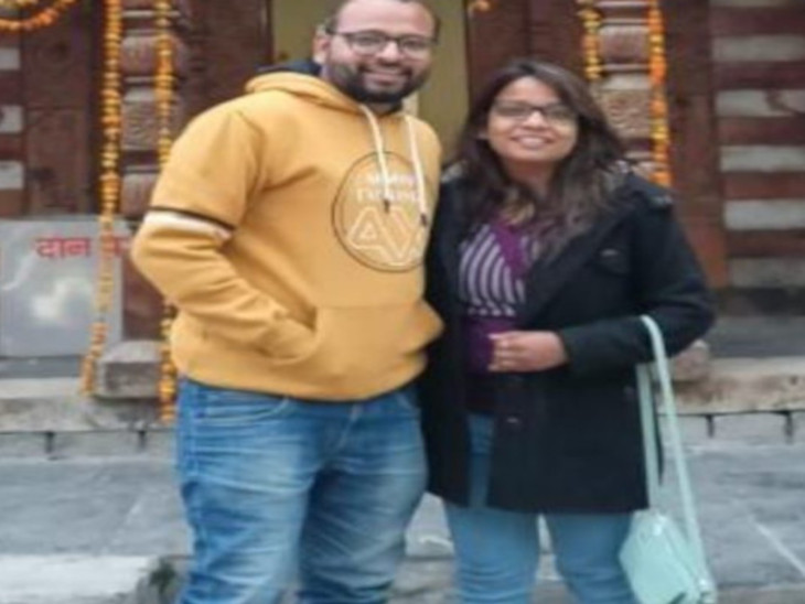 अनुराग छोटी बहन रिचा के साथ