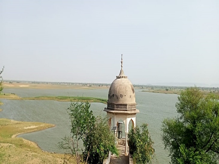 The lifeline of three subdivisions of the district is left in Morel dam