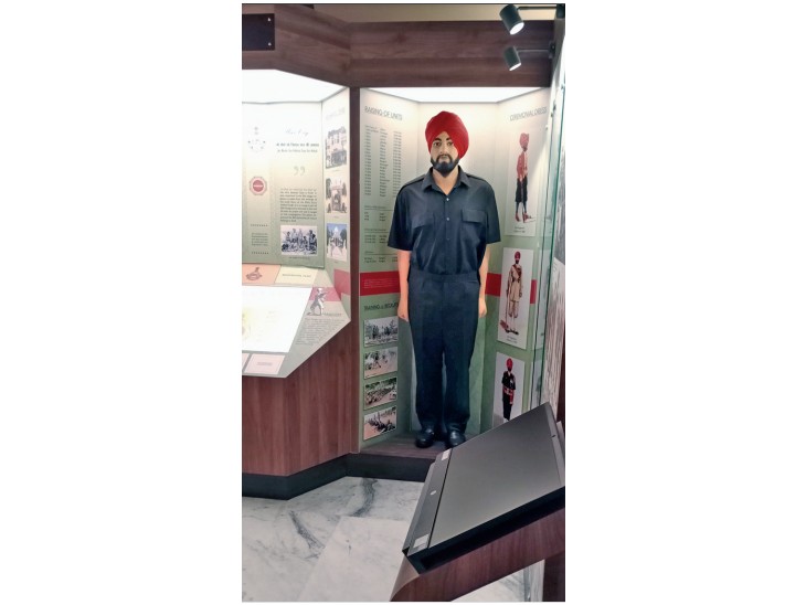 म्यूजियम में रेजिमेंट रूम के सामने टच स्क्रीन लगाई गई है। इस पर टच करते ही हर रेजिमेंट से जुड़ी जानकारी मिलेगी।