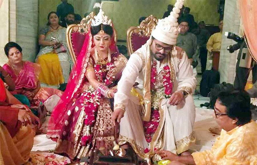 बाबुल और रचना की भी एक बेटी है जिसका नाम नैना है।