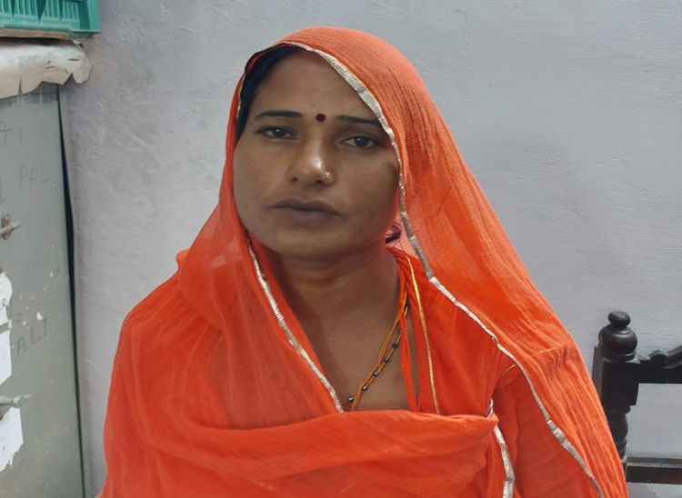 हनीट्रैप मामले में पकड़ी गई आरोपी दिव्या।