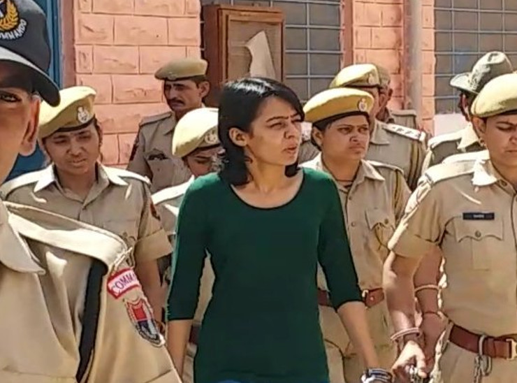 लेडी डॉन अनुराधा चौधरी।