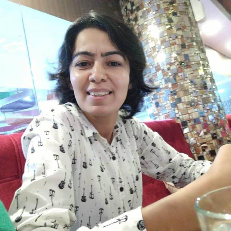 जठेड़ी अनुराधा की हर बात मानने लगा और उसकी क्राइम प्लानिंग के साथ चलने लगा।