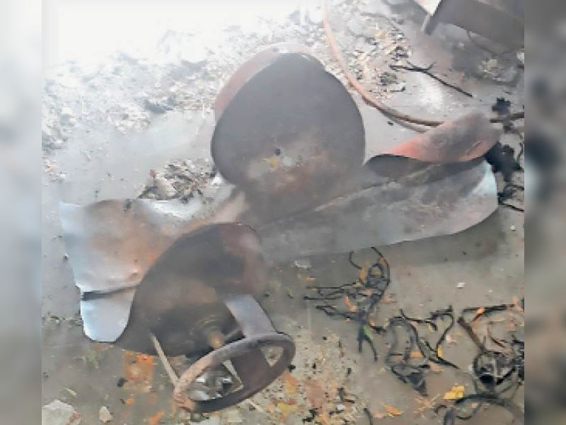 खाना बनाते समय गैस टंकी फटी मकान की दीवाराें में आई दरारें|पाली,Pali - Dainik Bhaskar