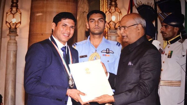 देवेंद्र झाझरिया को उनकी उपलब्धि के लिए खेल रत्न और पद्म श्री से भी सम्मानित किया जा चुका है।