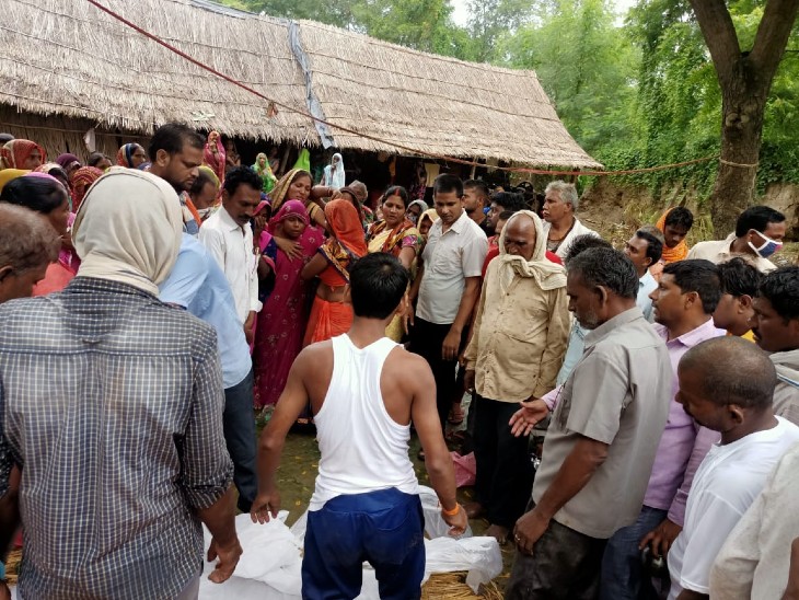 बेटी का शव मिलने पर परिजनों में मचा कोहराम।