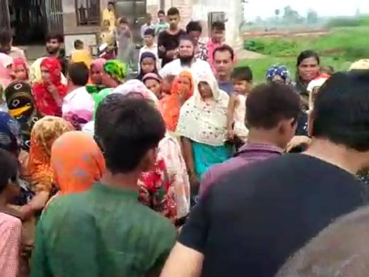 सोमवार रात मानसी हेल्थ केयर सेंटर में भर्ती कराया था।