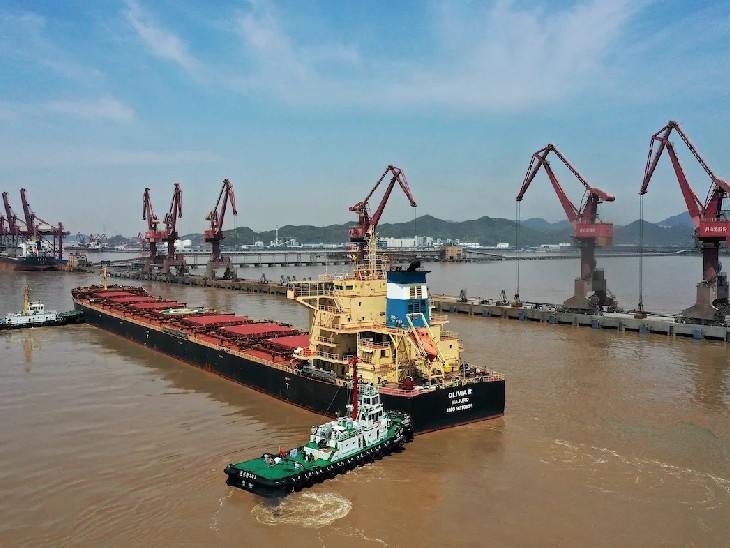 On Wednesday, a worker was found corona infected at the port, after which the work here has been stopped.