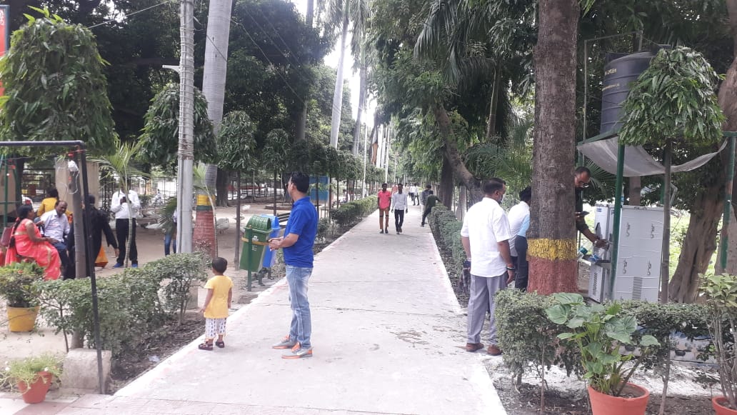 Parks and zoos remained open despite weekend lockdown, relaxation on