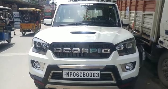 सोनू अग्रवाल की कार जिस पर की थी फायरिंग