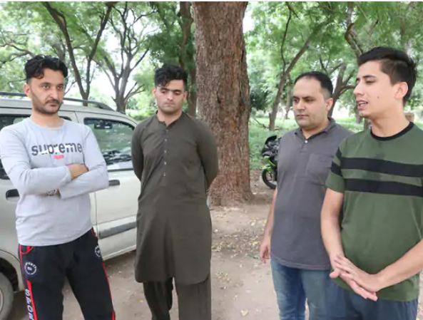 अहमदाबाद में पढ़ने वाले अफगानी स्टूडेंट्स।