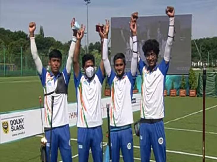 ये है देश का सोना बेटा: पिता ट्रक ड्राइवर, कोविड में मां को खो दिया, खुद ट्रेन में लगी आग से बाल-बाल बचा; अब वर्ल्ड आर्चरी यूथ चैंपियनशिप में गोल्ड जीता digital education portal 4 जीत के बाद अमित और उनकी टीम के साथी।
