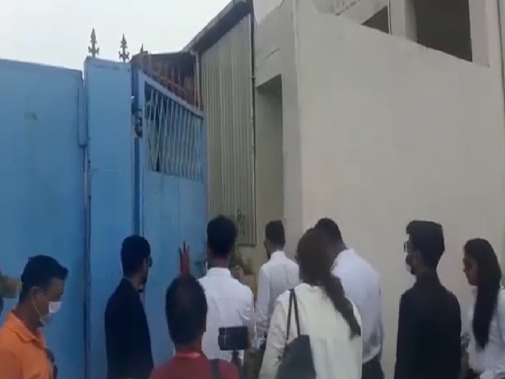 फर्जी कंपनी के मालिक नाम उजागर नहीं हुआ है।