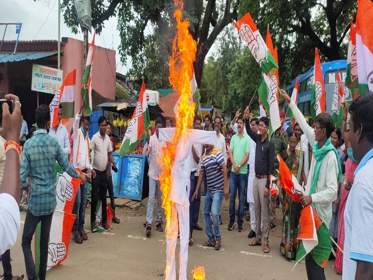 बीजापुर में हुए प्रदर्शन में भी बड़ी संख्या में कार्यकर्ता शामिल हुए।