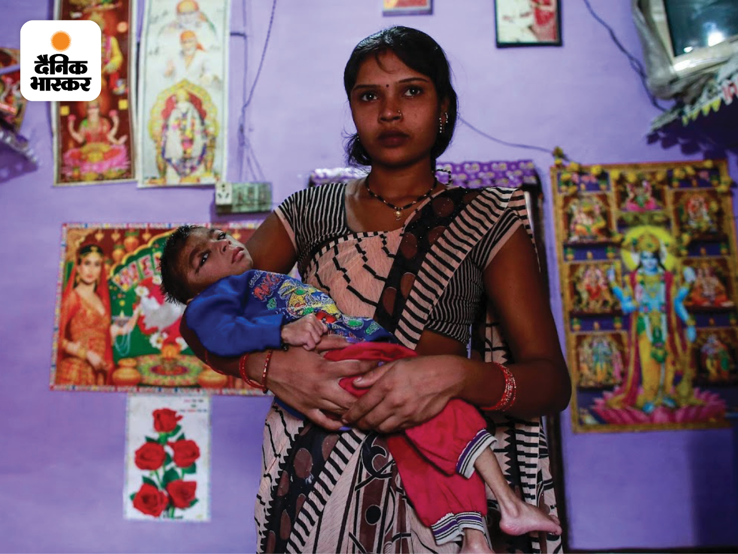 मध्यप्रदेश के भोपाल में दानिश ने यह तस्वीर साल 2014 में ली थी। 1984 में हुई भोपाल गैस त्रासदी का असर 30 साल बाद भी तस्वीर में साफ दिखाई दे रहा है। 2014 में पांच साल के सागर का मानसिक और शारीरिक रूप से कमजोर होने की वजह से इलाज चल रहा था।