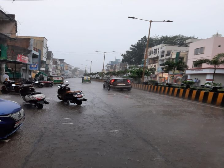 मालगंज क्षेत्र में भी तेज बारिश हुई। - Dainik Bhaskar