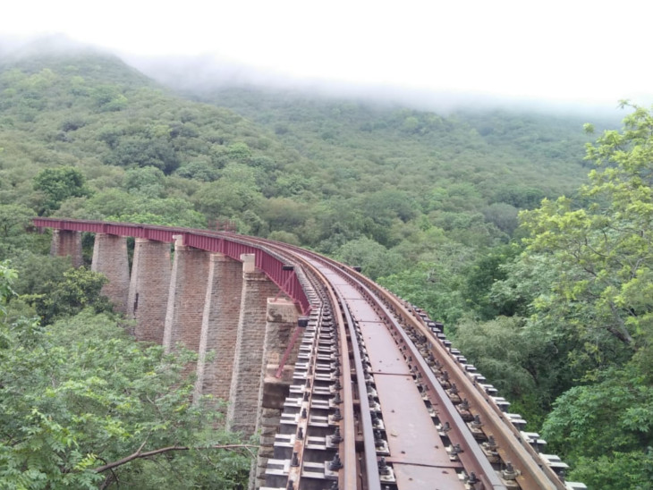 मावली से मारवाड़ तक कुल 152 किलोमीटर का सफर ट्रेन तय करती है।