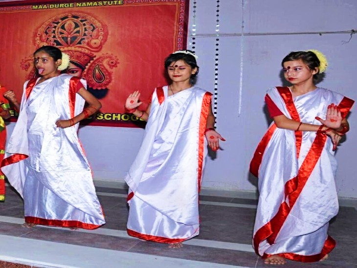 अवनि को बचपन से ही पढ़ाई के साथ डांस काफी शौक है। अपने स्कूल के शुरुआती दिनों में अवनी ने कई बार स्टेज परफॉर्मेंस भी दी थी।
