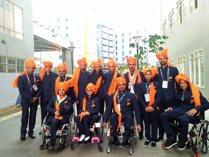 अवनि देशभर के पैराखिलाड़ियों के साथ कई अंतरराष्ट्रीय प्रतियोगिताओं में भारत का प्रतिनिधित्व कर चुकी है।