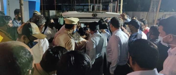 वारदात के बाद कल्पिता को लेकर ठाणे के दो हॉस्पिटल्स में जाना पड़ा।