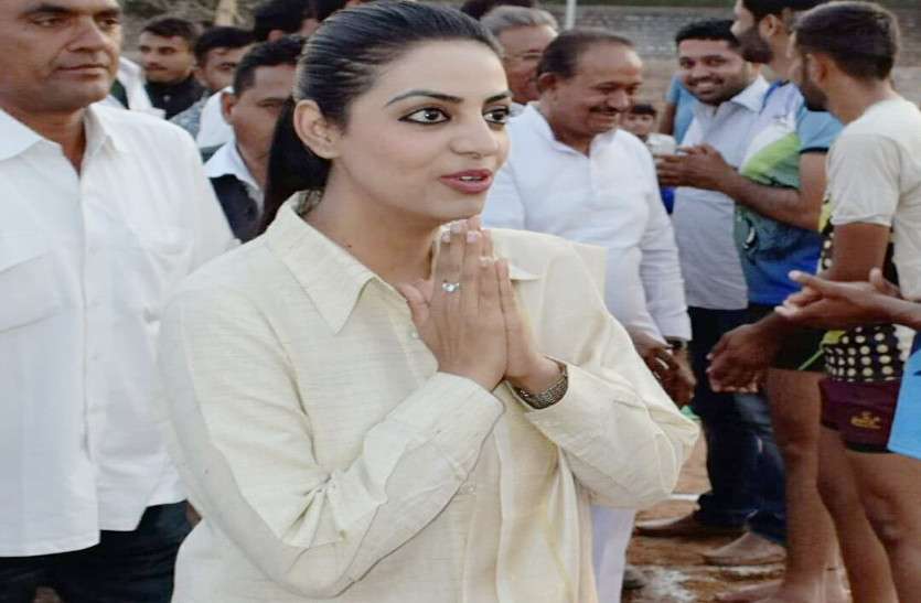 दिव्या मदेरणा।