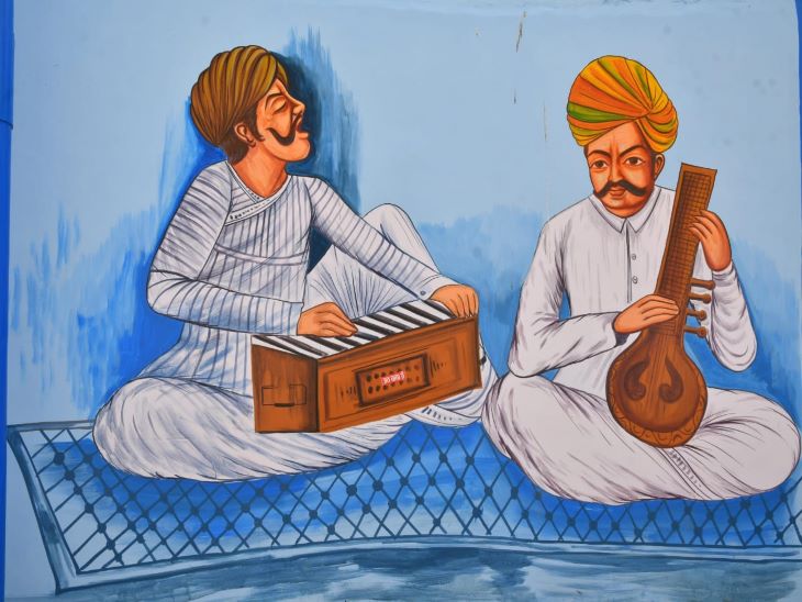 पचेटिया हिल्स की दीवारें राजस्थान के हर परम्परा का बखूबी चित्रण पेश कर रही है। करीब 24 लाख रुपए खर्च कर नगर निगम उत्तर की ओर से सजाइ गई यह दीवारें राजस्थानी रहन-सहन, परम्परा और संस्कृति का खूबसूरत झांकि है। यहां आकर पर्यटक राजस्थान के हर पहलु से रुबरु होगा।