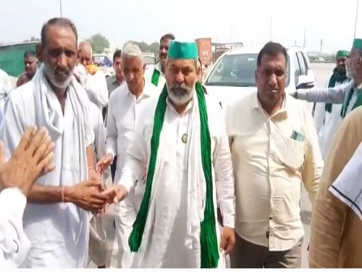 बुधवार को बसताड़ा टोल पर पहुंचे भाकियू नेता राकेश टिकैत।