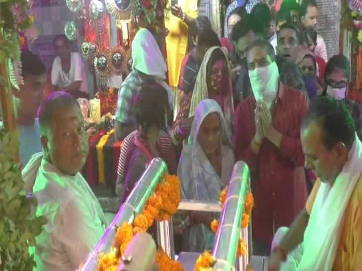 कालभैरव मंदिर में उमड़ी श्रद्धालुओं की भीड़।