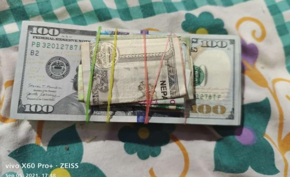 पहली बार एक साथ मिले $100 के 125 नोट।