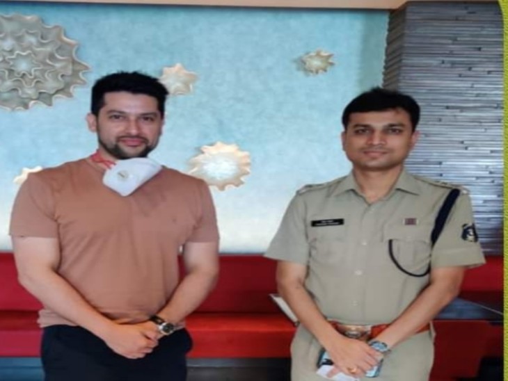 बॉलीवुड एक्टर के साथ प्रशांत।