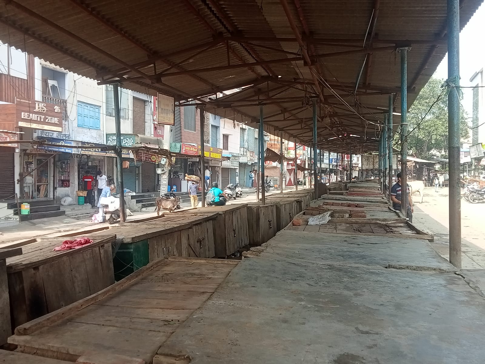 बंद पड़ी पुरानी सब्जी मंडी