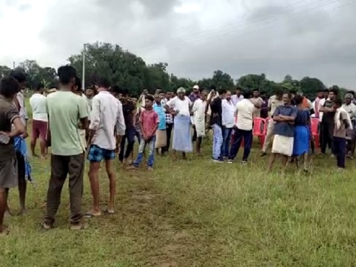 घटना के बाद लोगों के बीच में रहा।