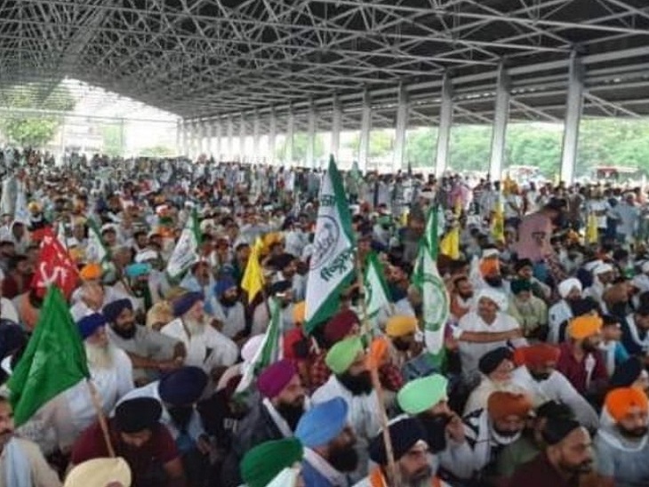 A pandal filled in Kisan Mahapanchayat.