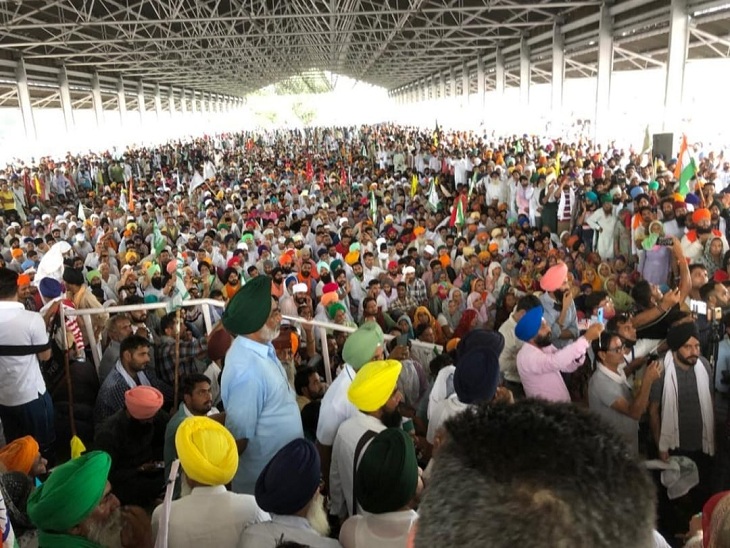 किसान महापंचायत में हिस्सा लेने पहुंचे किसान।