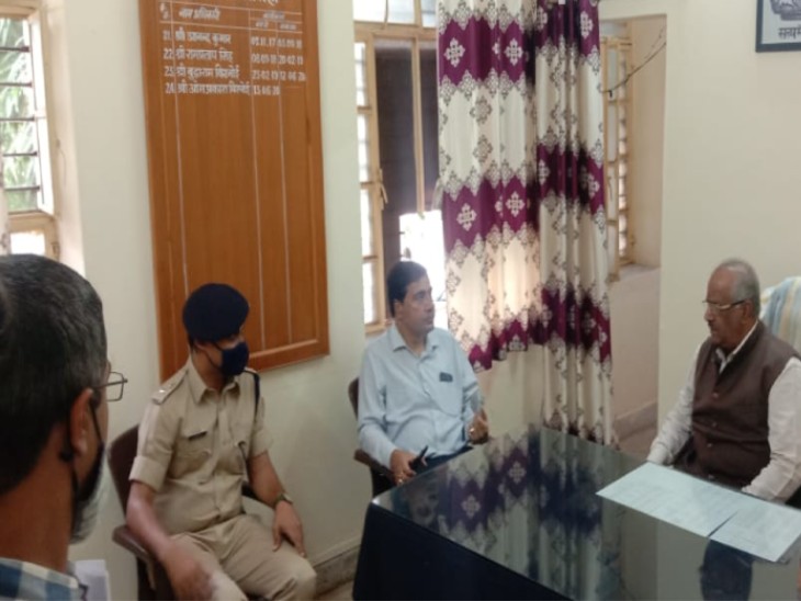 RSHRC के प्रेसिडेंट गोपाल कृष्ण व्यास ने की सिरोही सर्किट हाउस में की जनसुनवाई, विभिन्न जगहों का किया दौरा, संबंधित अफसरों को दिए निर्देश|राजस्थान,Rajasthan - Dainik Bhaskar