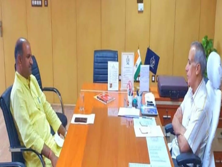 सांसद जोशी ने डीजीपी को बताया प्रतापगढ़ में बढ़ रहा है अपराध का ग्राफ, दोषियों के खिलाफ सख्त कार्रवाई का किया आग्रह|राजस्थान,Rajasthan - Dainik Bhaskar