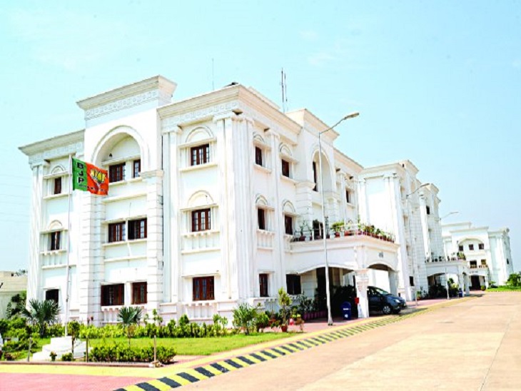 भाजपा ने कल प्रदेश मुख्यालय में कोर कमेटी सहित विभिन्न स्तर के पदाधिकारियों की बैठक बुलाई है। - Dainik Bhaskar