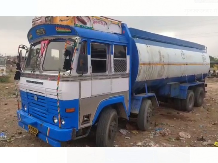 पुलिस ने छापा मारकर तीन गाड़ियां की जब्त, पिकअप में छोटे टैंक रखे हुए मिले; एक व्यक्ति हिरासत में|जोधपुर,Jodhpur - Dainik Bhaskar